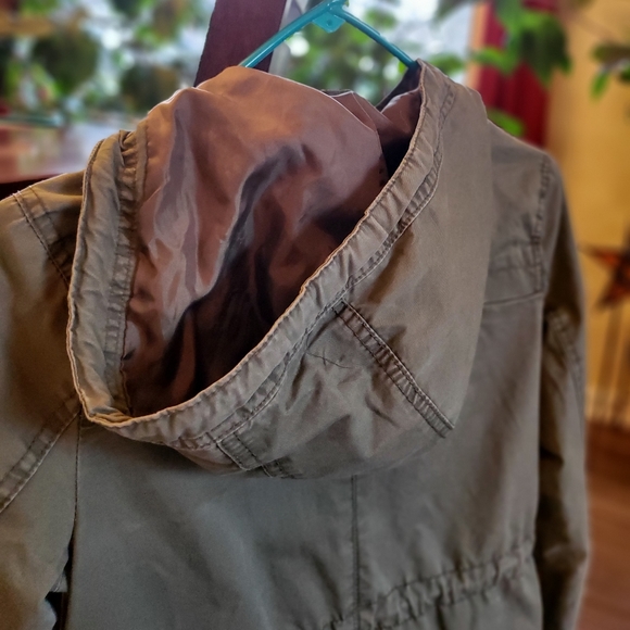 Mid length woman's jacket - Picture 4 of 11